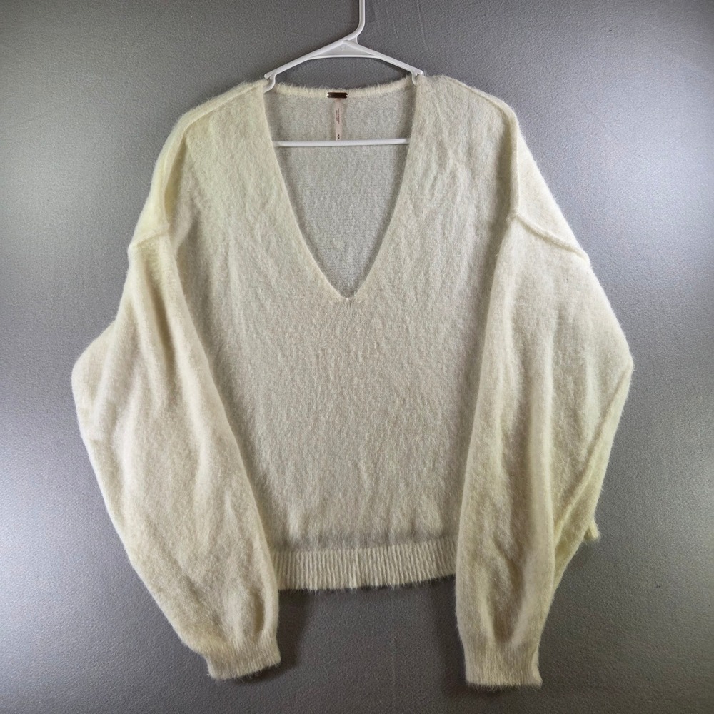 Free People Fuzzy V-Neck Sweater Cream Oversized Eyelash Knit Pullover Medium